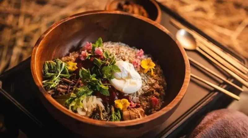 Jak seriale wpływają na nasze wybory żywieniowe i kształtują codzienną dietę